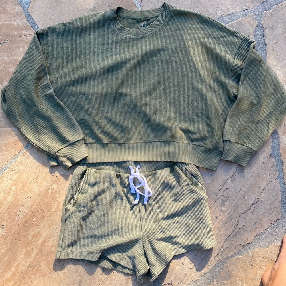 American eagle cord set shorts crew neck NWT sz M